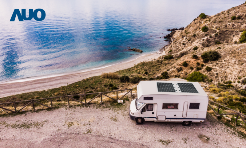 「可撓輕量化太陽光電板SunCurva」使用輕量特殊耐候型複合板取代傳統太陽能板的玻璃前板，不僅降低70%重量，每米平方僅3Kg；具有抗衝擊性能及通過電磁相容性測試，可應用於交通運輸工具，如露營車、遊艇等